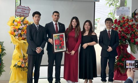 LAN TỎA TRI THỨC, KẾT NỐI SÁNG TẠO TOÀN CẦU: JAI & TUT TRAO TẶNG BẢN QUYỀN GIÁO TRÌNH TUT.Z TỚI VENEZUELA